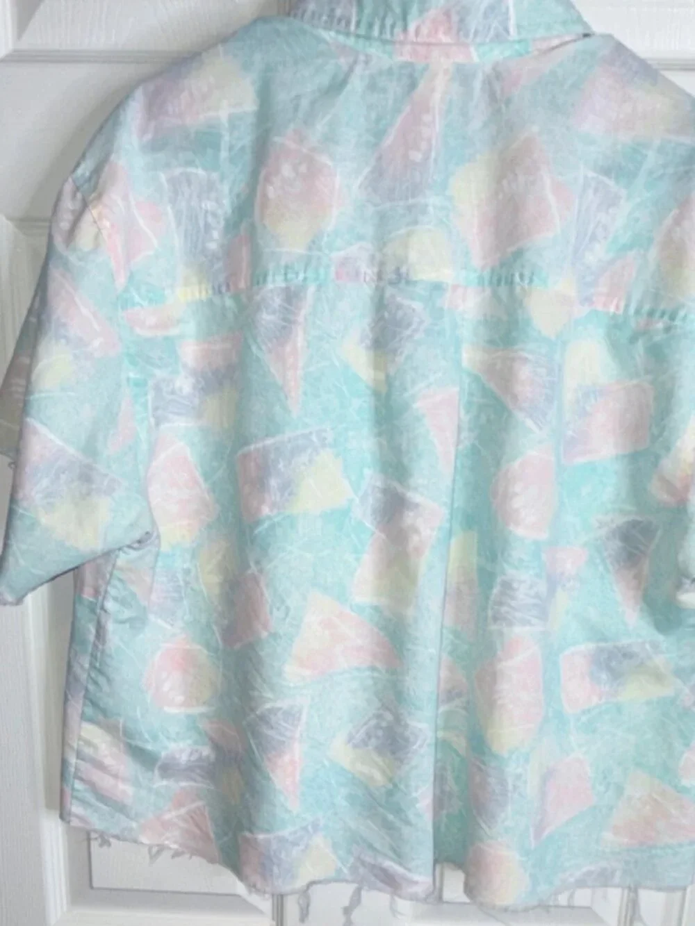 Cabrais Crop  Multicolor Abstract Collared Short Sleeve Button-Up Shirt L/XL - Picture 5 of 5